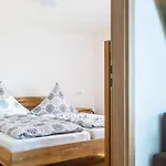 Apartament Alpen-hostel - Morgen- Und Abendsonne Mit Motorradvermietung