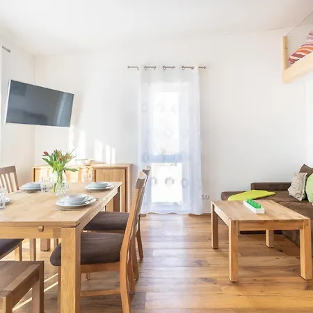 Appartement Alpen-hostel - Morgen- Und Abendsonne Mit Motorradvermietung *