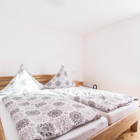 Appartement Alpen-hostel - Morgen- Und Abendsonne Mit Motorradvermietung Memmingen